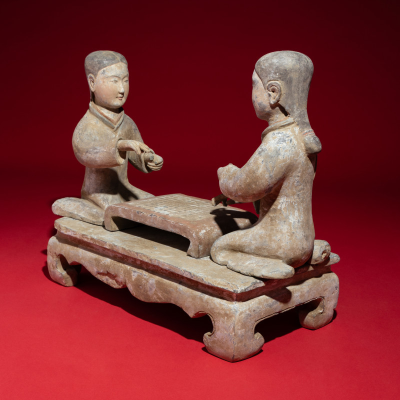 西漢 灰陶彩繪女對弈俑一組 | Two Chinese Painted Pottery Ladies Playing Liubo , Western Han Dynasty - 图4