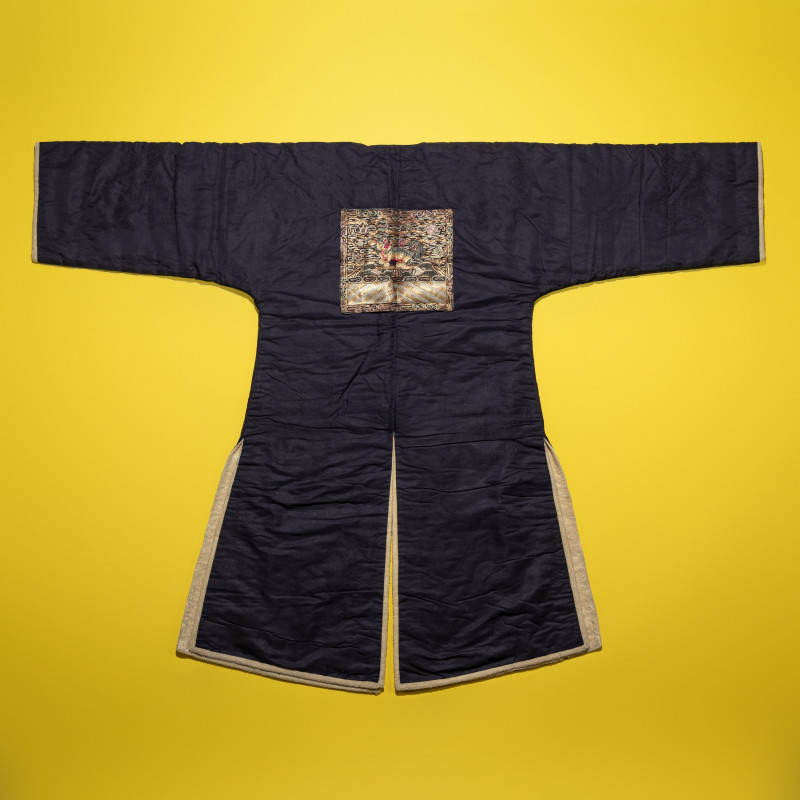 清晚期 石青地四品武官冬補服 | A Chinese Dark Blue Silk Fur Lined Official's Robe, Bufu , Late Qing Dynasty - 图4