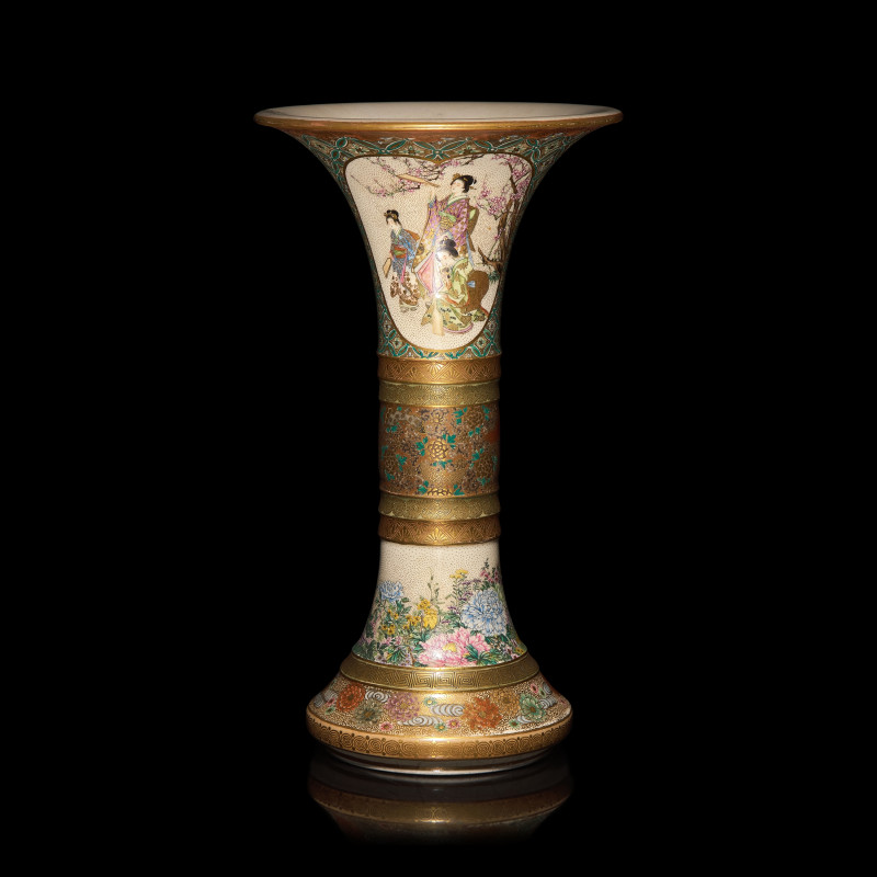 日本明治時代 錦光山造薩摩燒美人圖花觚 | A Japanese Satsuma-Type Trumpet Vase, Kinkozan Studios, Meiji Period