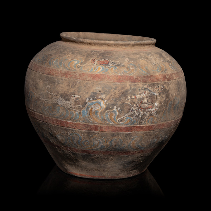 漢 灰陶彩繪狩獵圖大罐 | A Chinese Painted Pottery 'Mythical Beast' Jar, Han Dynasty - 图5