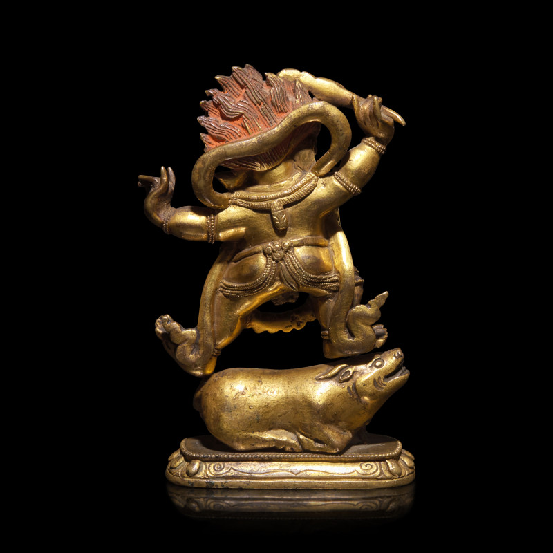 十七/十八世紀 銅鎏金閻摩法王立像 | A Sino Tibetan Gilt Bronze Figure of Yama Dharmaraja, Qing Dynasty, 17th/18th Century - 图2