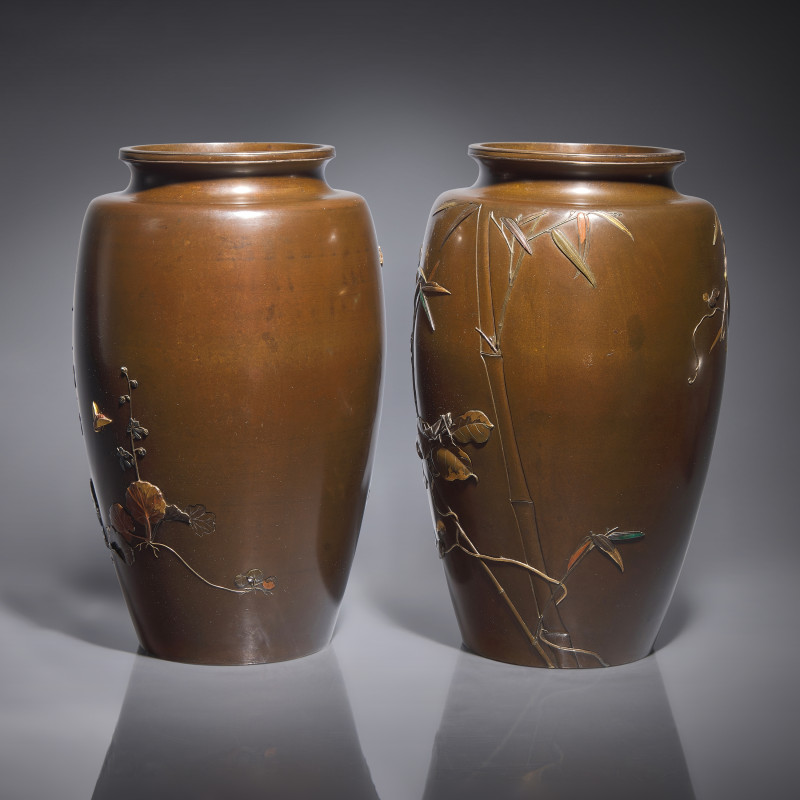 日本明治時期 高肉象嵌銅瓶一對 | A Pair of Japanese Enameled and Mixed Metal-Inlaid Patinated Bronze Vases, Attributed to Saito, Meiji Period - 图2