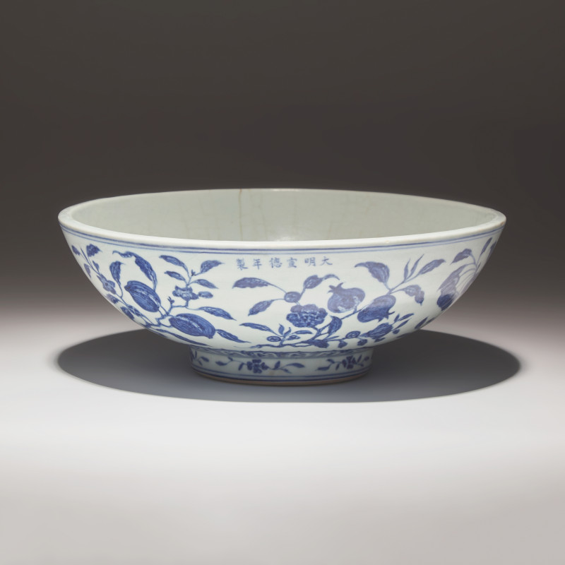 明宣德 青花折枝瑞果紋大骰子盌 | A Rare and Large Chinese Blue and White Porcelain 'Fruit and Flower' Bowl, Xuande Mark and Period