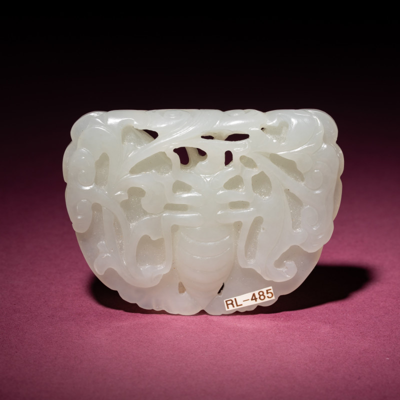 清中期 白玉雙面蝴蝶佩 | A Chinese White Jade 'Butterfly' Pendant, 18th/19th Century - 图2