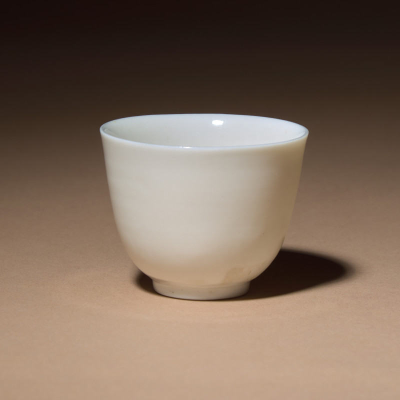 清早中期 德化白瓷茶杯與蓮花盞托一套 | A Chinese Blanc-de-Chine Porcelain Cup and Associated Lotus Stand, 17th-18th Century - 图3