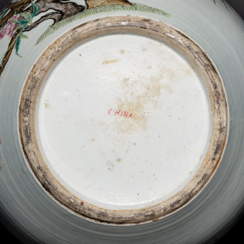 清晚期 粉彩九桃大天球瓶 | A Large Chinese Famille Rose Porcelain 'Nine Peaches' Tianqiuping Vase, Late Qing Dynasty - 图5