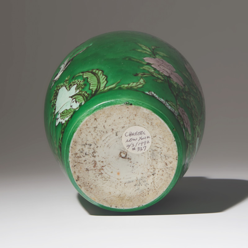 清康熙 綠彩繪花鳥竹石罐 | A Chinese Green Ground 'Birds and Bamboo' Porcelain Jar, Kangxi Period - 图4