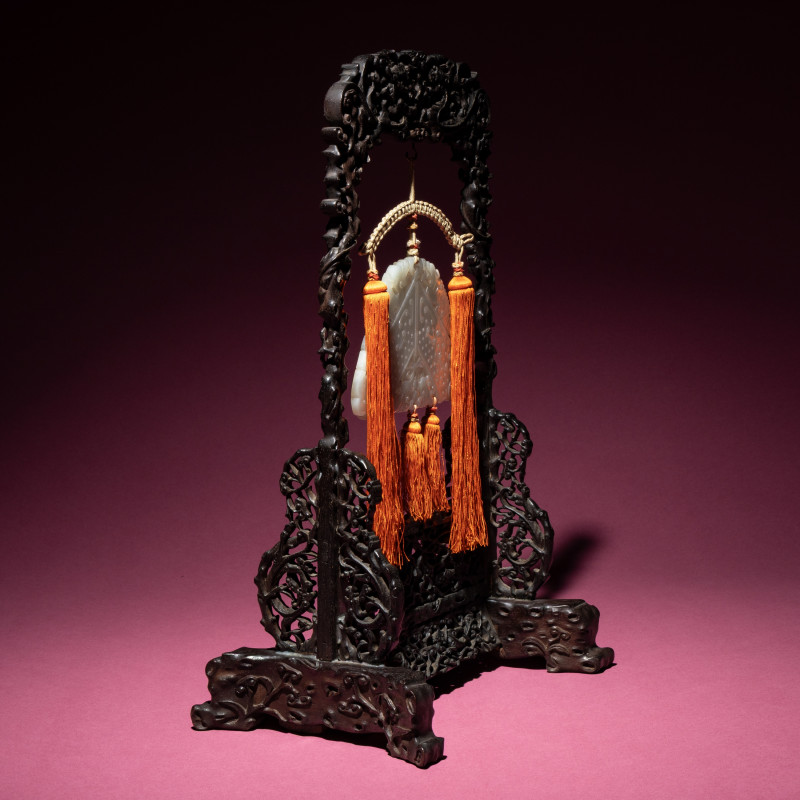 清中期 白玉罄 | A Chinese White Jade Chime-Form Pendant, 18th/19th Century - 图4