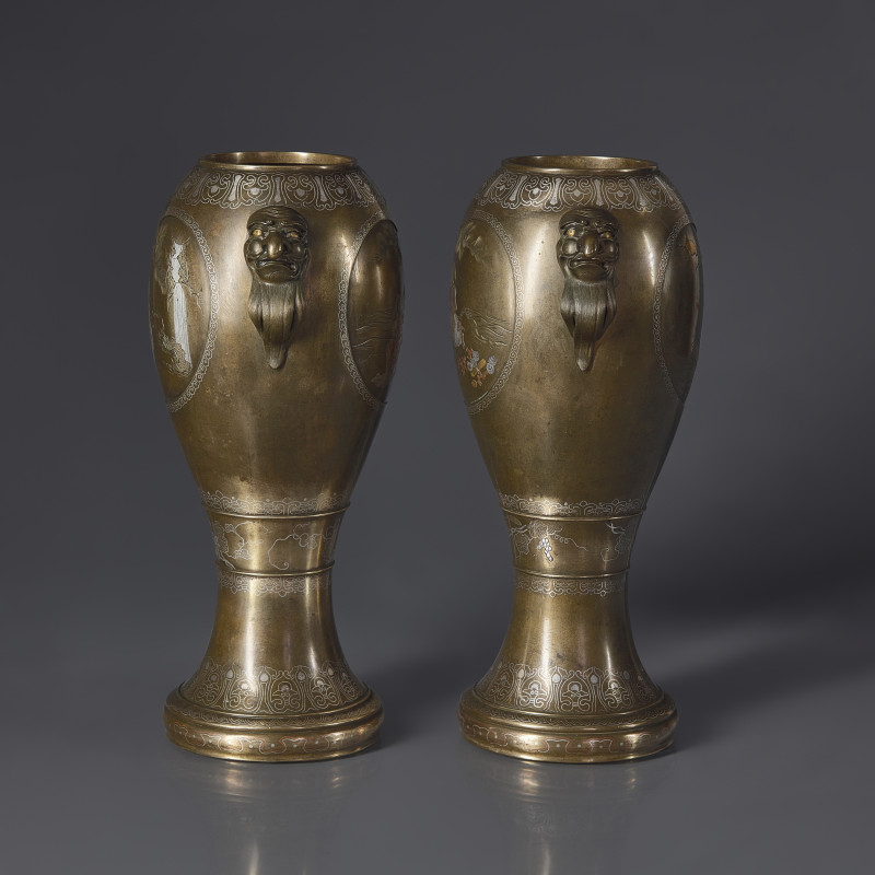 日本明治時期 銅瓶一對 | A Pair of Japanese Kaga Style Mixed Metal-Inlaid Bronze Vases, Meiji Period - 图4