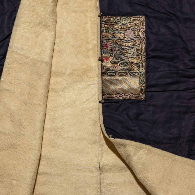 清晚期 石青地四品武官冬補服 | A Chinese Dark Blue Silk Fur Lined Official's Robe, Bufu , Late Qing Dynasty - 图5