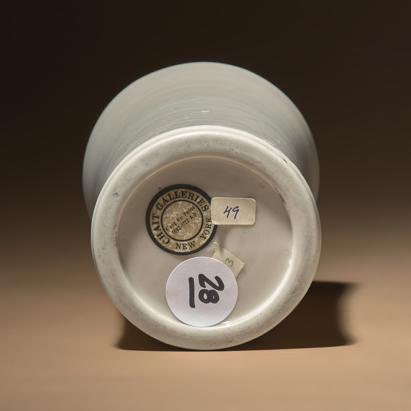 清早期 德化白瓷暗刻花卉紋筆筒 | A Chinese Incised Blanc-de-Chine Porcelain Brushpot, Bitong, 17th-18th Century - 图5