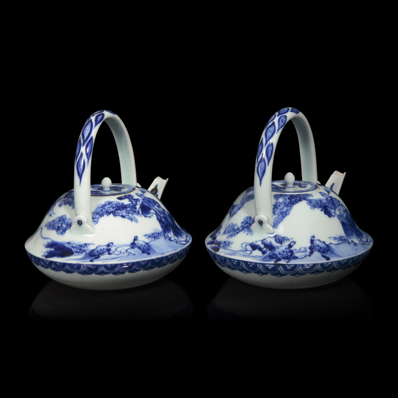 日本江戶-明治時代 平戶燒青花酒壺兩支 | A Pair of Japanese Hirado Blue and White Sake Pots, Late Edo to Meiji Period - 图3