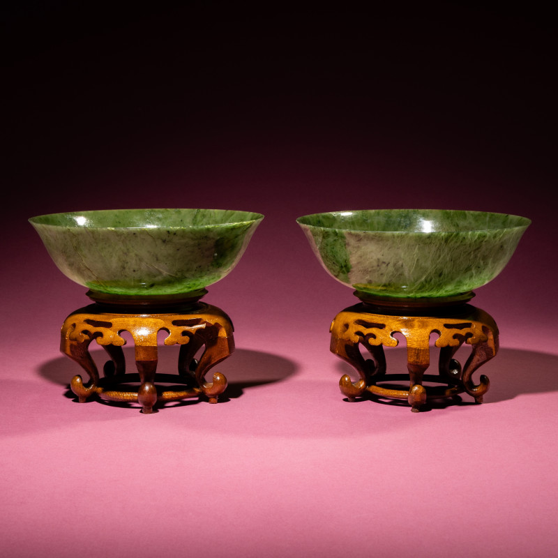 晚清-民國 碧玉碗一對 | A Pair of Chinese Spinach Jade Bowls, 19th-20th Century - 图3