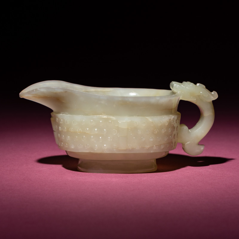 清早期 青白玉仿古龍紋匜 | A Chinese Pale Celadon Jade Archaistic Yi Vessel, 17th Century - 图1