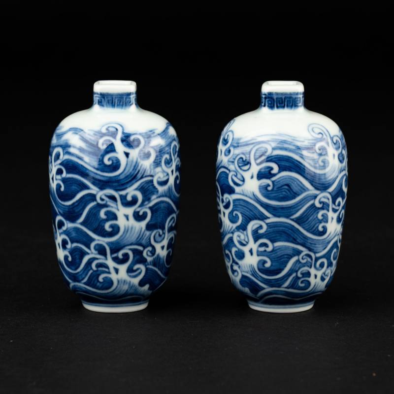    清雍正 青花海水賞瓶一對 - 图3