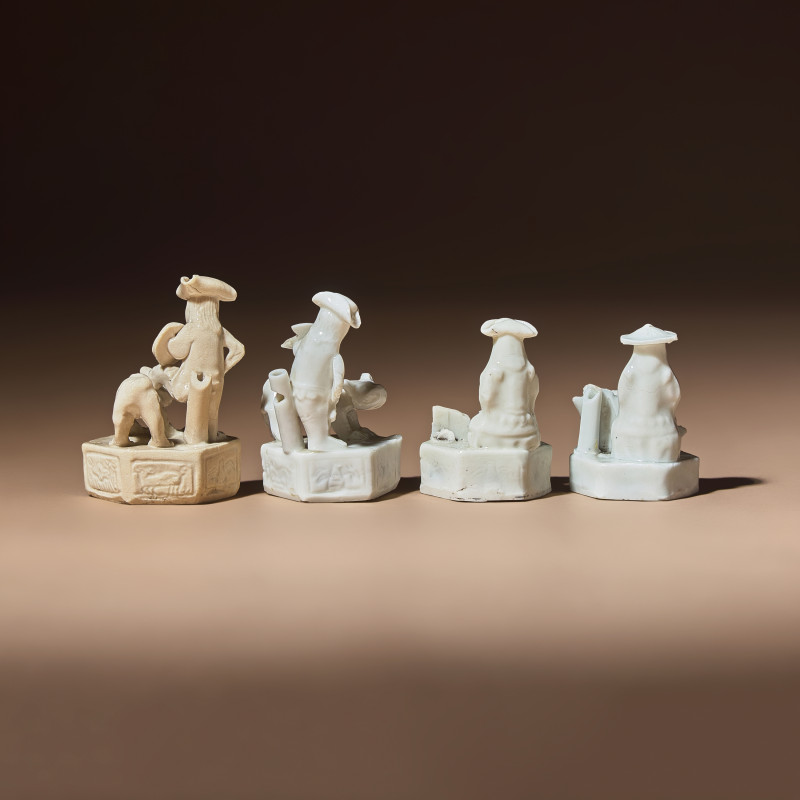 清中期 德化白瓷西人鬥獸哨四件 | Four Miniature Chinese Blanc-de-Chine Porcelain 'European' Whistles, Late 17th-Early 18th Century - 图3