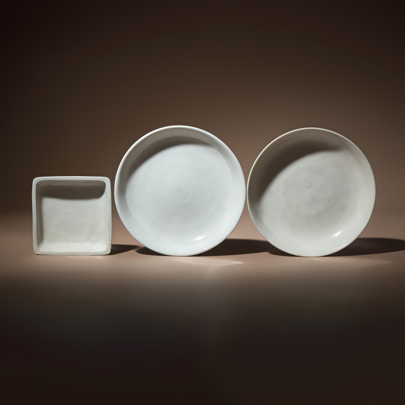 清早期 德化白瓷盤三件 | Three Chinese Blanc-de-Chine Porcelain Dishes, 17th-18th Century - 图1