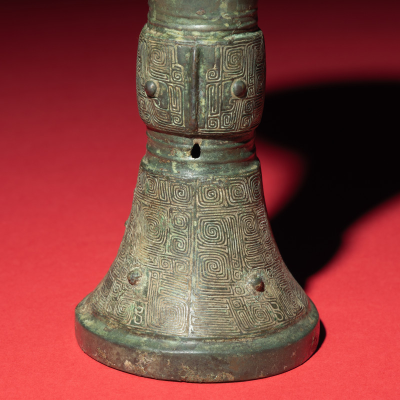 商 青銅觚 | A Chinese Archaic Bronze Gu Vessel, Shang Dynasty - 图5