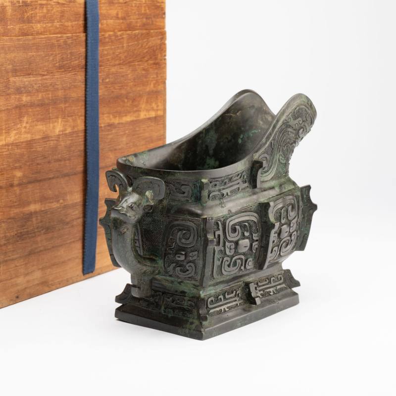    明 饕餮纹铜觥