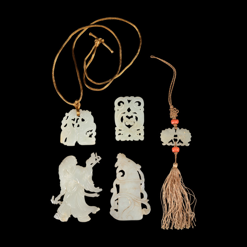 清 玉佩五枚 | Five Chinese Jade Carvings, Qing Dynasty