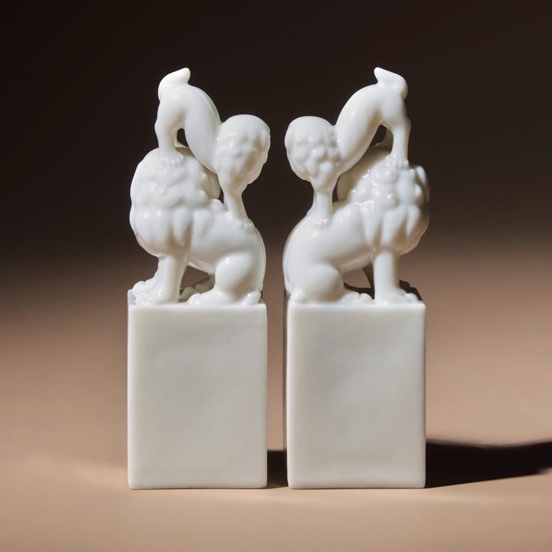 清中期 德化白瓷太獅少獅印章一對 | A Pair of Chinese Blanc-de-Chine Porcelain Fu Lion Seals, 18th/19th Century - 图3