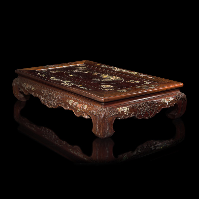 民國 硬木嵌螺鈿方座 | A Finely-Carved and Inlaid Hardwood Small Low Table, First Half of 20th Century - 图3