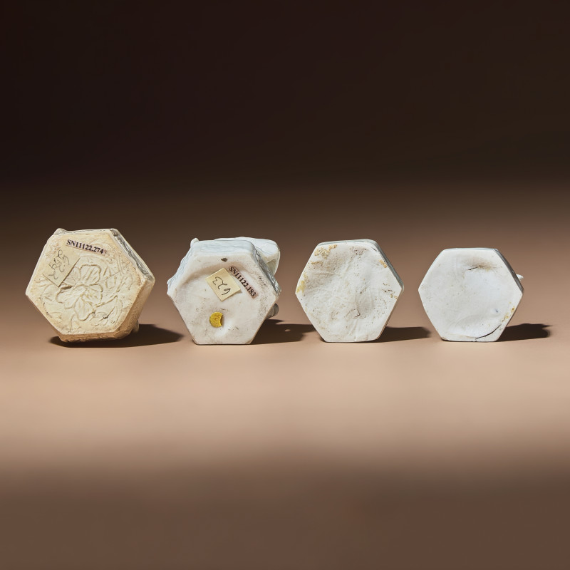 清中期 德化白瓷西人鬥獸哨四件 | Four Miniature Chinese Blanc-de-Chine Porcelain 'European' Whistles, Late 17th-Early 18th Century - 图4