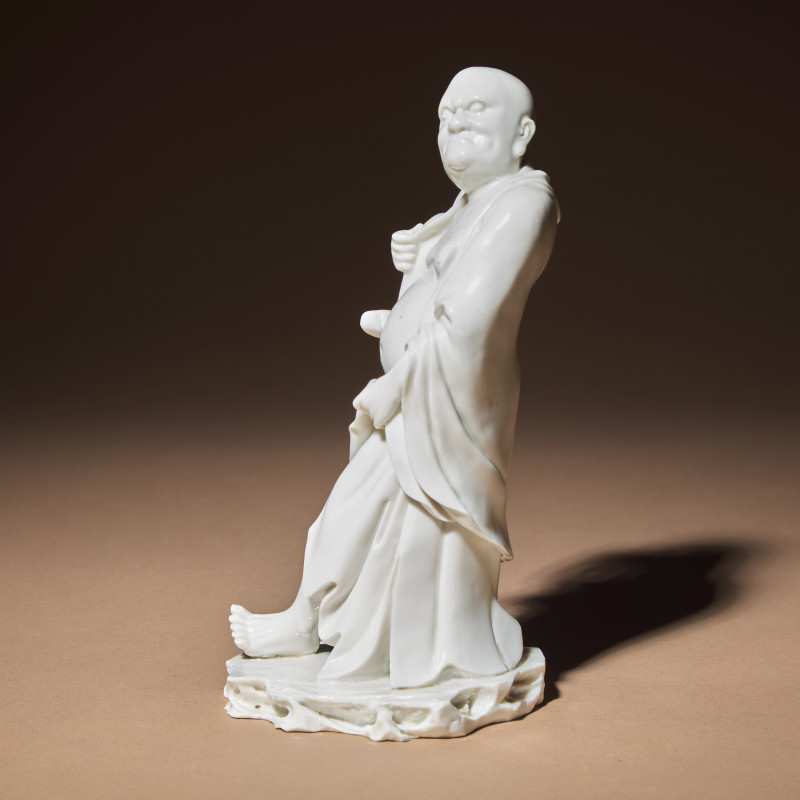清 德化白瓷羅漢立像 | A Chinese Blanc-de-Chine Porcelain Standing Figure of a Luohan, Qing Dynasty - 图5