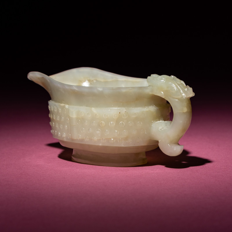 清早期 青白玉仿古龍紋匜 | A Chinese Pale Celadon Jade Archaistic Yi Vessel, 17th Century - 图2