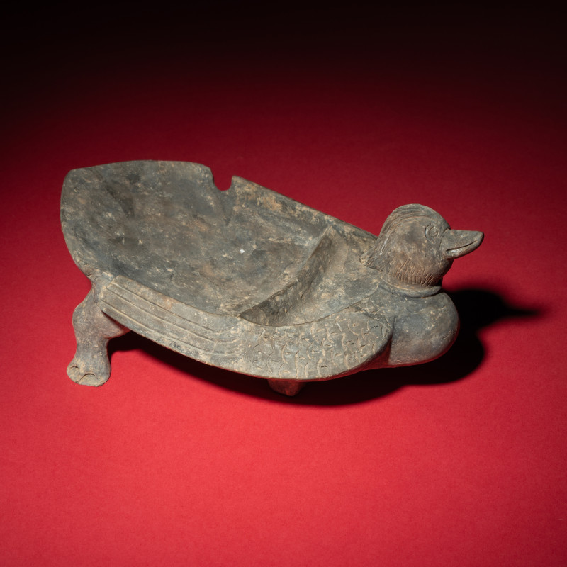 六朝 灰陶鴛鴦硯 | A Chinese Grey Pottery Mandarin Duck-Form Inkstone, Six Dynasties - 图1