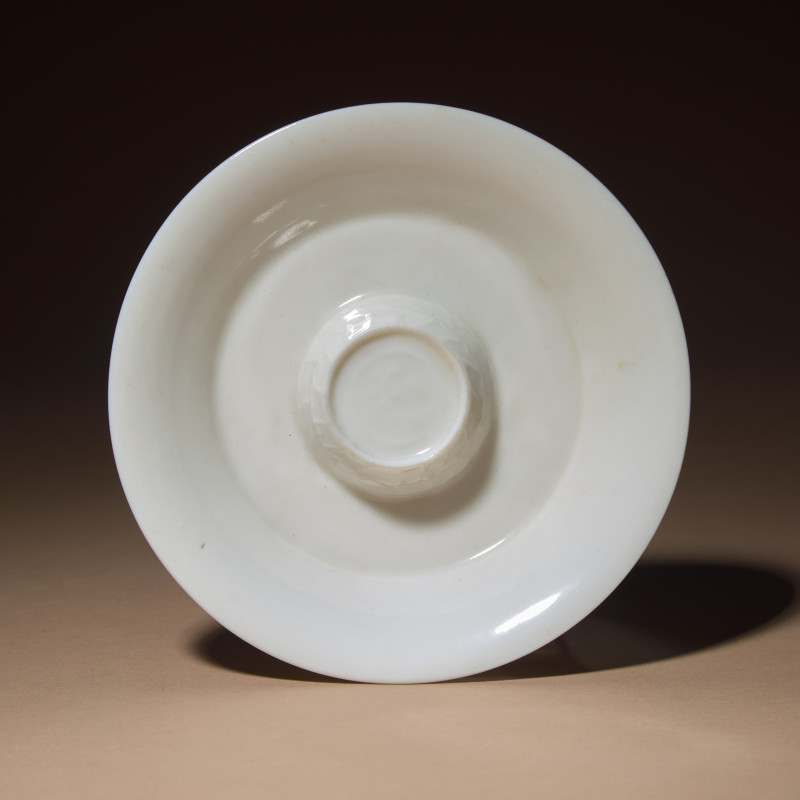 清早中期 德化白瓷茶杯與蓮花盞托一套 | A Chinese Blanc-de-Chine Porcelain Cup and Associated Lotus Stand, 17th-18th Century - 图7