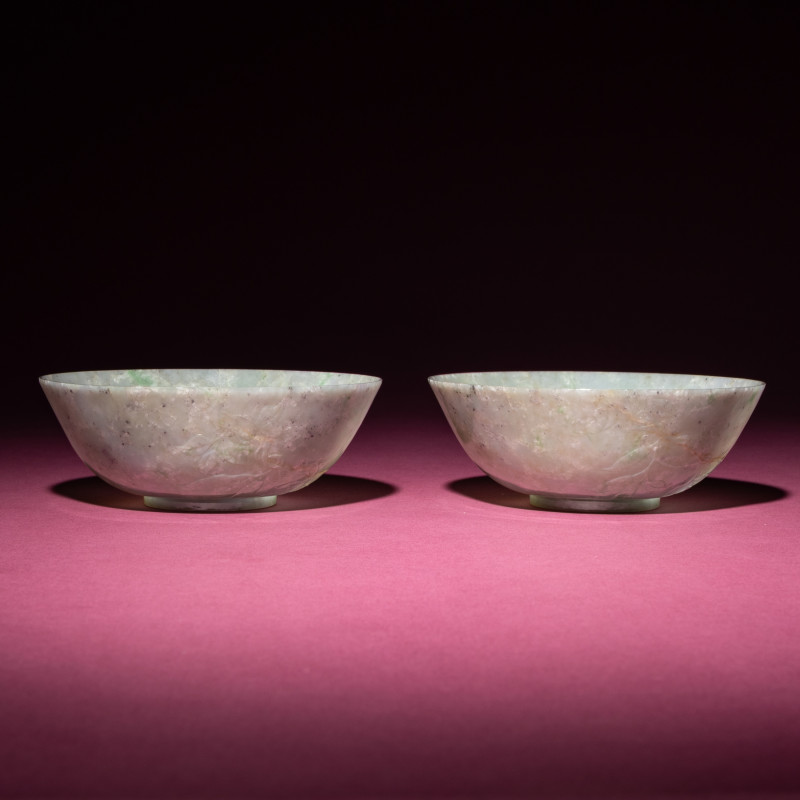 晚清-民國 翡翠刻花過墻碗一對 | A Pair of Chinese Carved Jadeite 'Floral' Bowls, 19th-20th Century - 图4