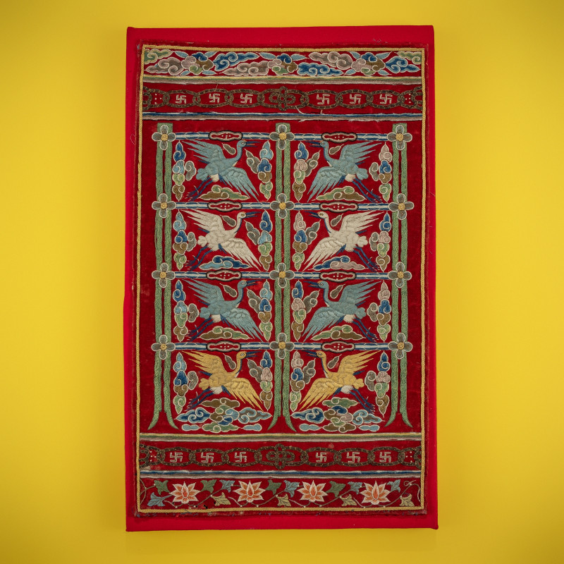 朝鮮王朝 紅地綉鶴紋文官後綬 | A Korean Embroidered Silk 'Crane' Civil-official Husu, Joseon Dynasty, 19th Century