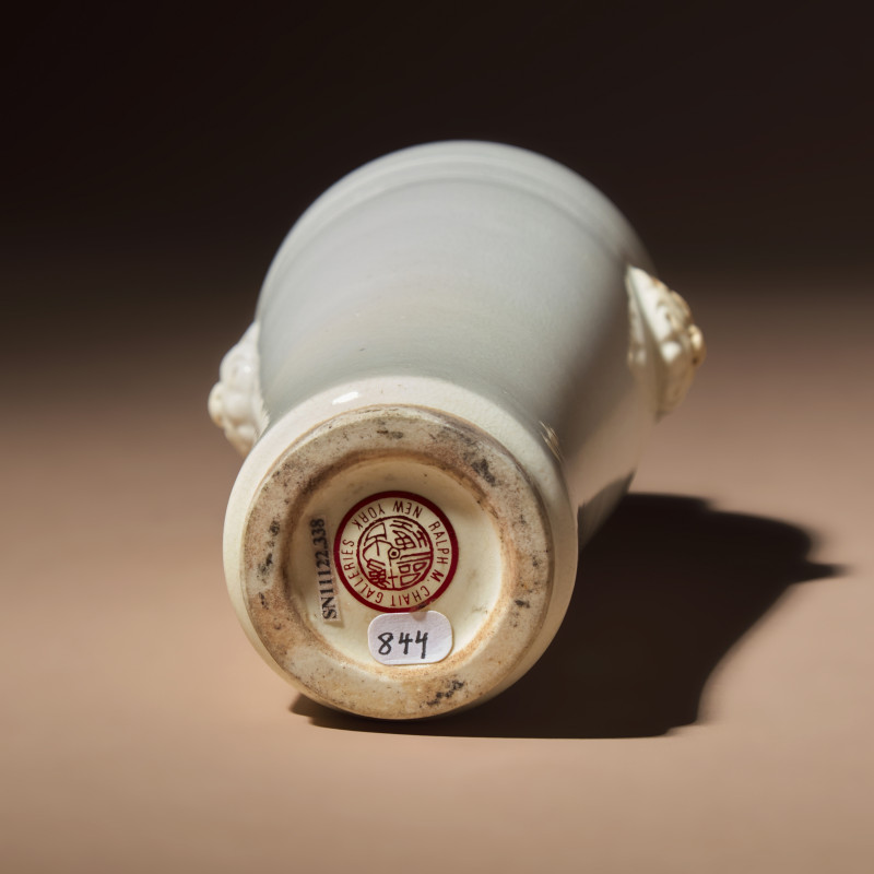 清早期 德化白瓷雙輔首耳弦紋筒瓶 | A Chinese Blanc-de-Chine Porcelain Sleeve Vase, 17th-18th Century - 图4