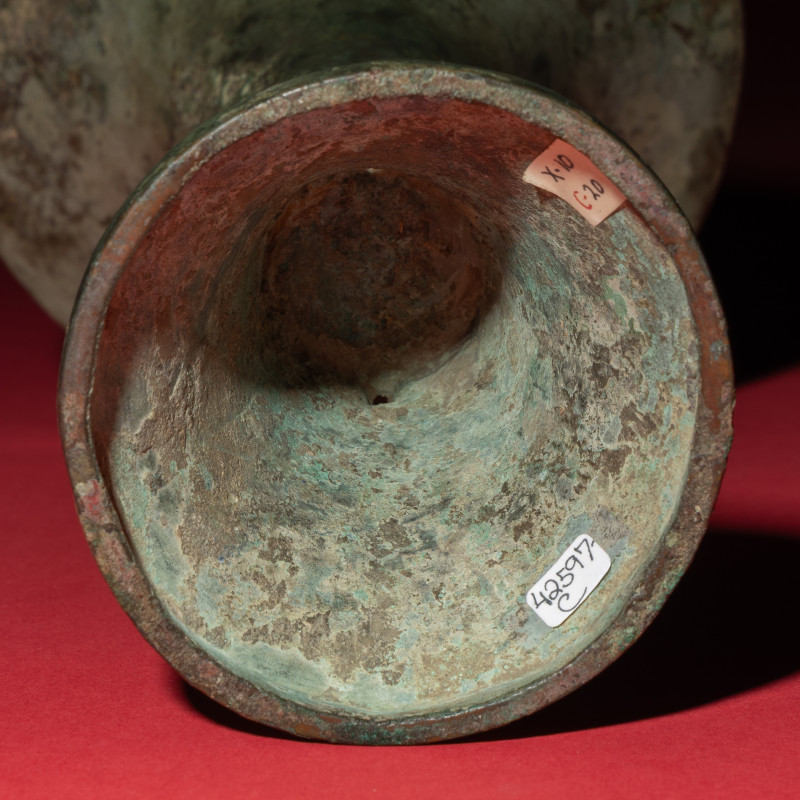 商 青銅觚 | A Chinese Archaic Bronze Gu Vessel, Shang Dynasty - 图6