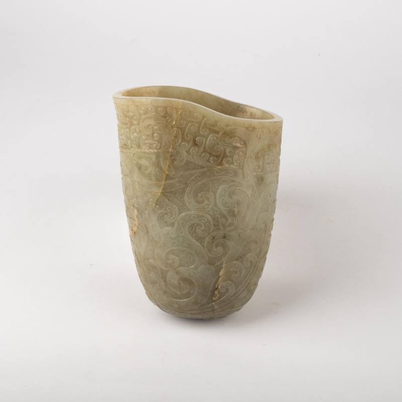    清乾隆 白玉御題詩龍紋角杯 - 图1