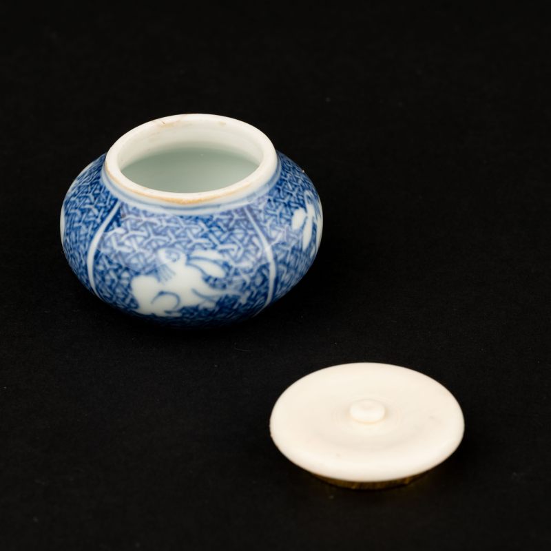    明末 青花祥瑞兔紋茶入 - 图2