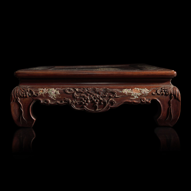 民國 硬木嵌螺鈿方座 | A Finely-Carved and Inlaid Hardwood Small Low Table, First Half of 20th Century - 图5