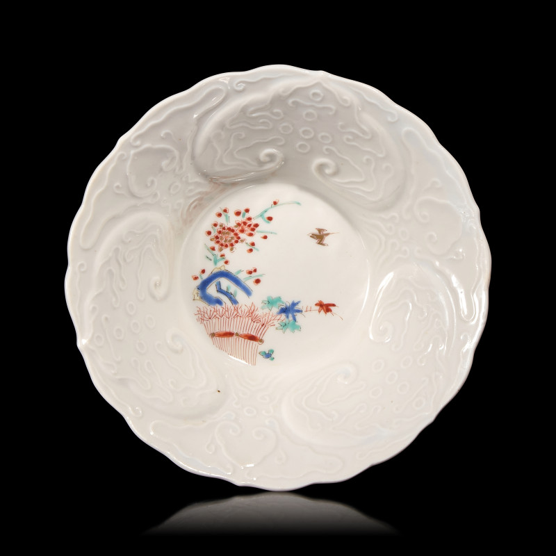 約1690-1720年 日本酒井田柿右衛門模印紋碗 | An Unusual Japanese Kakiemon Porcelain Molded Small Bowl, Circa 1690-1720
