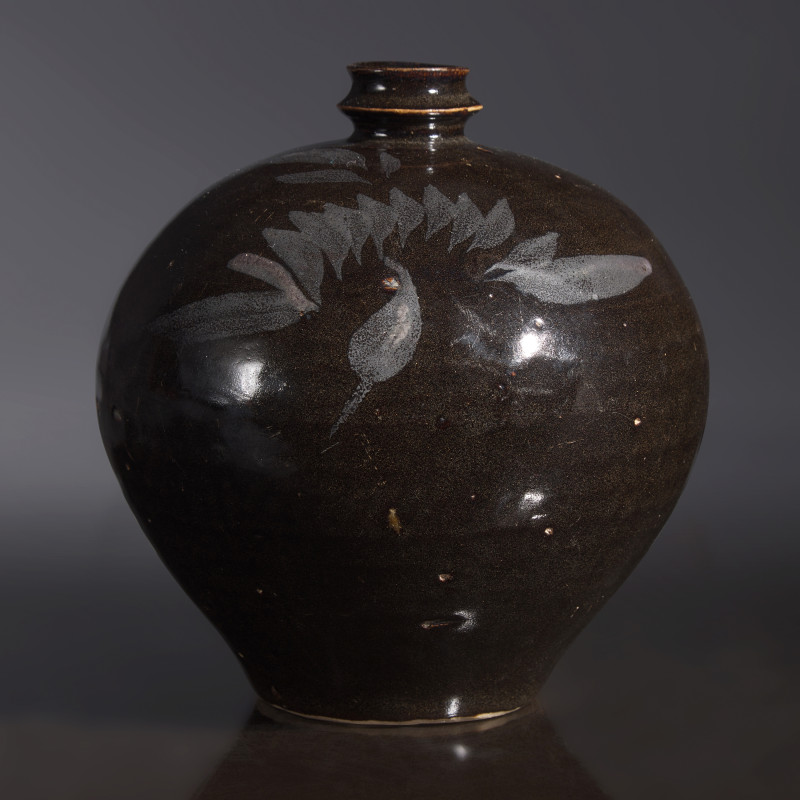 金/元 磁州窯黑釉鐵鏽花嘟噜瓶 | A Chinese Cizhou Black Glazed Jar, Duluping, Jin/Yuan Dynasty - 图2