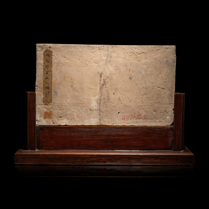 遼或以後 磚雕祥云飞天 | A Chinese Carved Terracotta 'Apsara' Panel, Liao Dynasty or Later - 图3