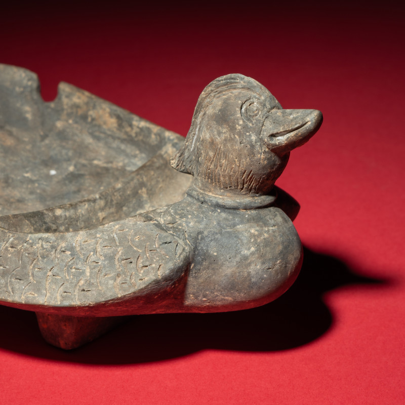 六朝 灰陶鴛鴦硯 | A Chinese Grey Pottery Mandarin Duck-Form Inkstone, Six Dynasties - 图2