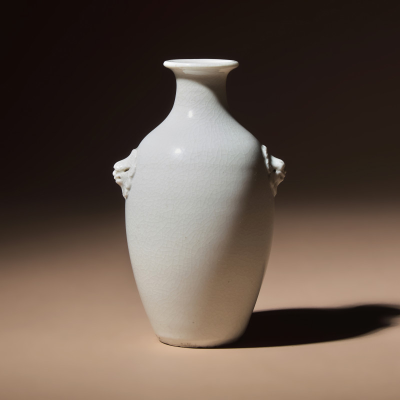 清 德化白瓷雙輔首耳瓶 | A Chinese Blanc-de-Chine Porcelain Baluster Vase, Qing Dynasty - 图1