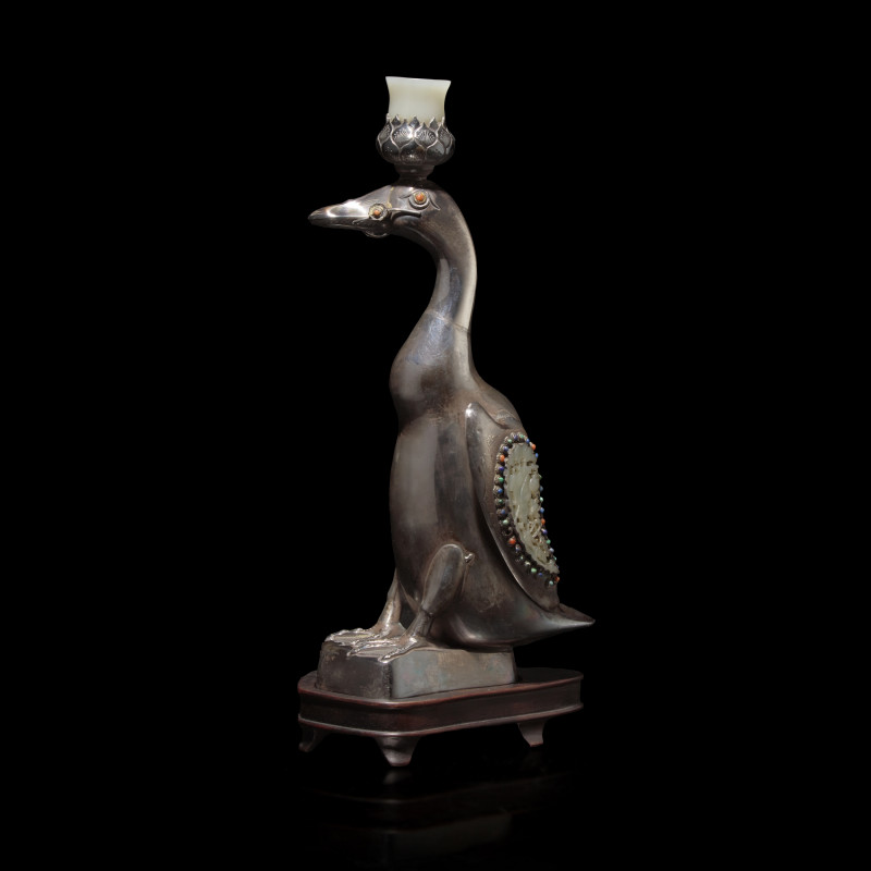 晚清-民國 銀鑲玉嵌寳鴨形燭臺 | A Chinese Jade and Hardstone Inset Silver 'Duck' Candle Holder, Late 19th-Early 20th Century - 图2