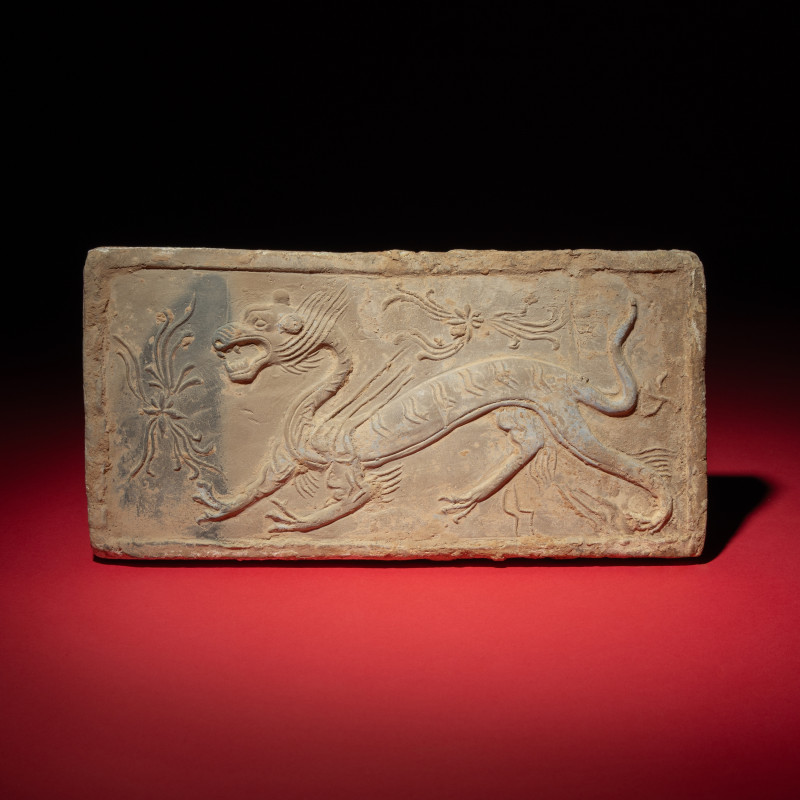 南朝 灰陶四神白虎畫像磚 | A Chinese Grey Pottery 'White Tiger' Relief Tomb Brick, Southern Dynasties - 图1