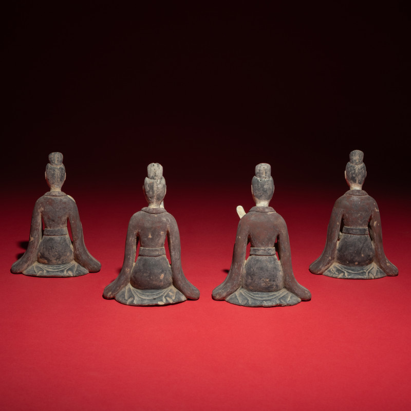 北魏晚期-北齊 灰陶彩繪伎樂俑一組四件 | Four Chinese Painted Pottery Musicians, Northern Wei-Northern Qi Dynasty - 图3