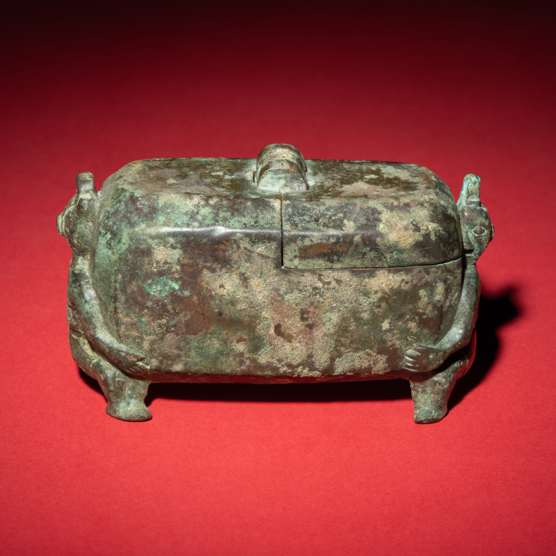 西漢 青銅神人油燈 | A Chinese Bronze 'Figural' Oil Lamp, Western Han Dynasty