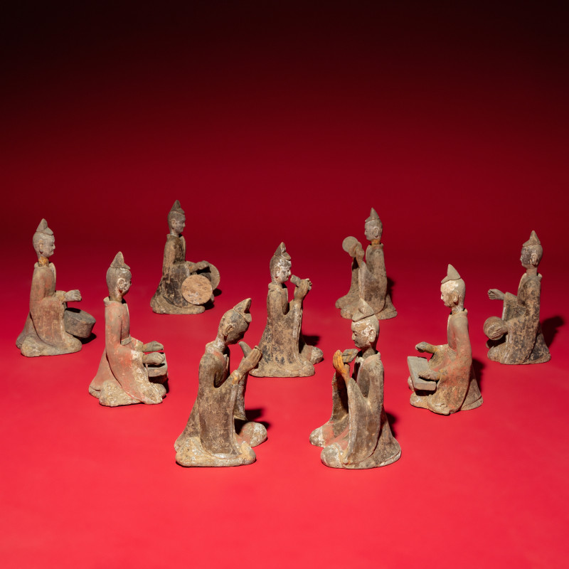 北魏晚期-北齊 灰陶彩繪伎樂俑一組九件 | Nine Chinese Painted Grey Pottery Musicians, Late Northern Wei-Northern Qi Dynasty - 图3