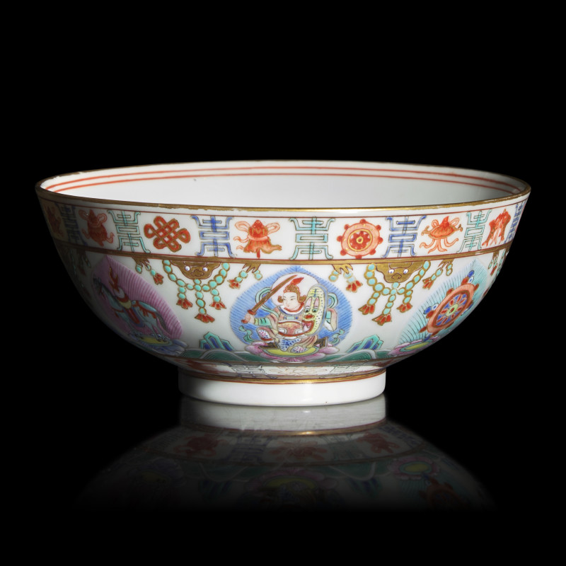 清道光 粉彩七政寳紋碗 礬紅蒙文款 | A Chinese Famille Rose Porcelain Bowl with 'Baragon Tumed' Marks in Mongolian Script, Daoguang Period