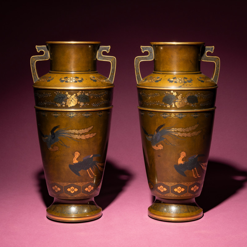 近代 日本金工鳳紋賞瓶一對 | A Pair of Japanese Bronze and Mixed Metal Vases, 20th Century
